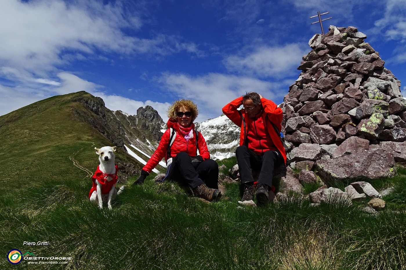 48 All'omino di cima Monte Foppa (1897) sferzati dal vento.JPG -                                